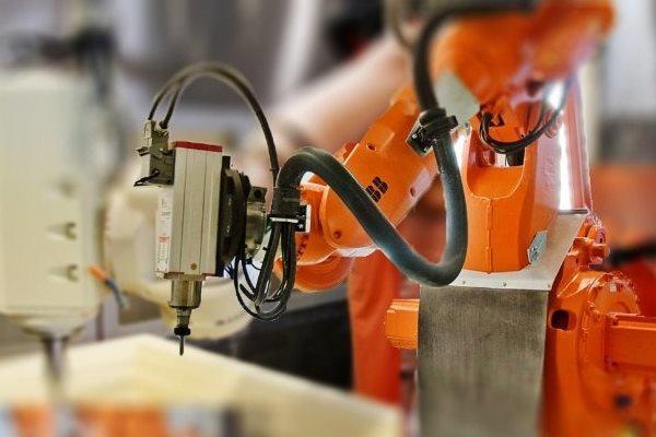 تجاری سازی پلتفورم رباتهای صنعتی در بخش آموزش