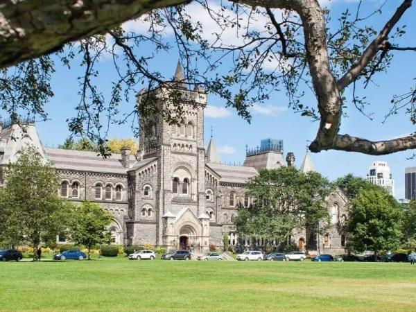 دانشگاه تورنتو ، University of Toronto